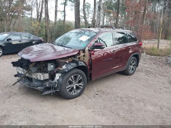 5TDBZRFH9HS367472 2017 TOYOTA HIGHLANDER - Image 2