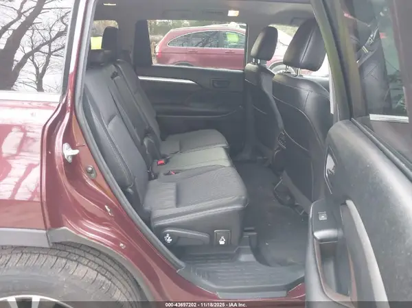 5TDBZRFH9HS367472 2017 TOYOTA HIGHLANDER - Image 8