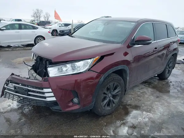 5TDBZRFH9HS369738 2017 TOYOTA HIGHLANDER - Image 2
