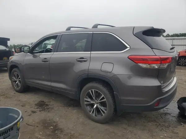 5TDBZRFH9HS377774 2017 TOYOTA HIGHLANDER - Image 2