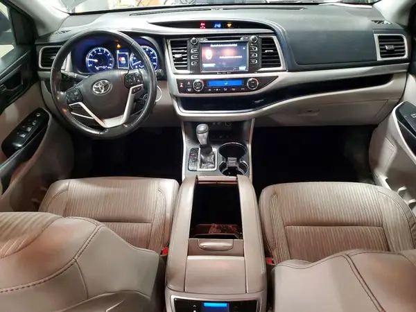 5TDBZRFH9HS380240 2017 TOYOTA HIGHLANDER - Image 8