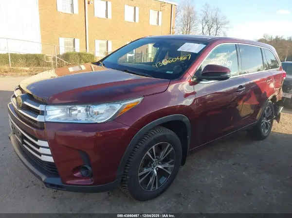 5TDBZRFH9HS387754 2017 TOYOTA HIGHLANDER - Image 2