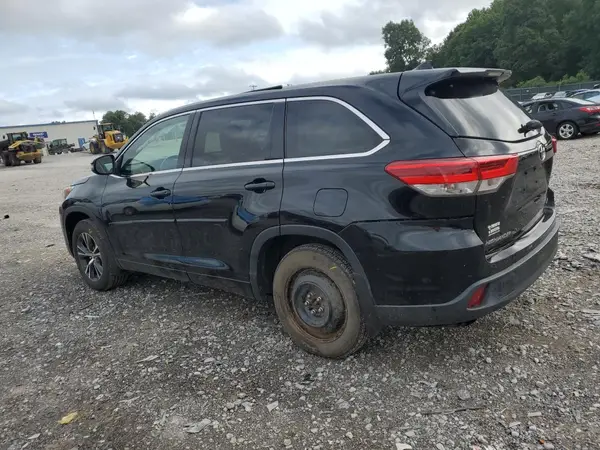 5TDBZRFH9HS410028 2017 TOYOTA HIGHLANDER - Image 2