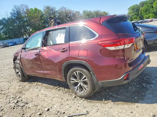 5TDBZRFH9HS411843 2017 TOYOTA HIGHLANDER - Image 2