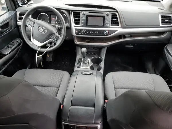 5TDBZRFH9HS413950 2017 TOYOTA HIGHLANDER - Image 8