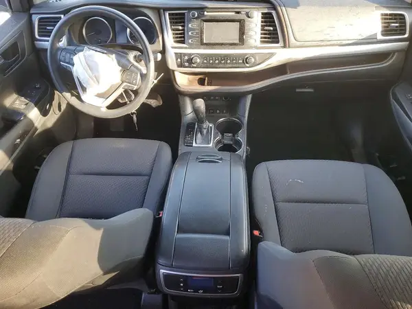 5TDBZRFH9HS416590 2017 TOYOTA HIGHLANDER - Image 8