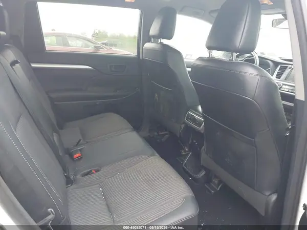 5TDBZRFH9HS433924 2017 TOYOTA HIGHLANDER - Image 8