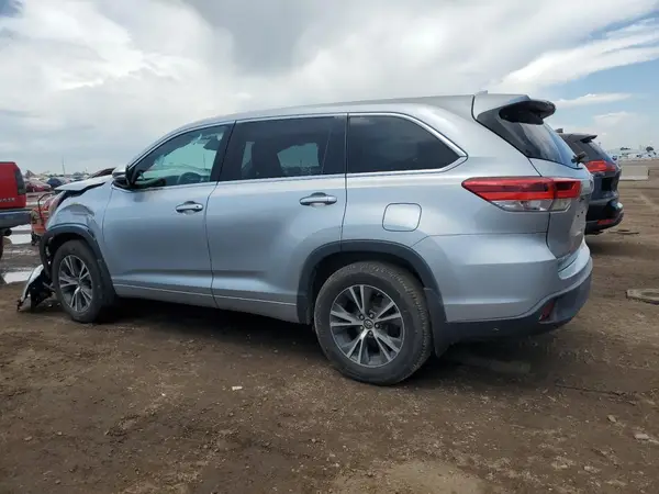 5TDBZRFH9HS436175 2017 TOYOTA HIGHLANDER - Image 2