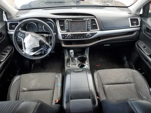 5TDBZRFH9HS436175 2017 TOYOTA HIGHLANDER - Image 8