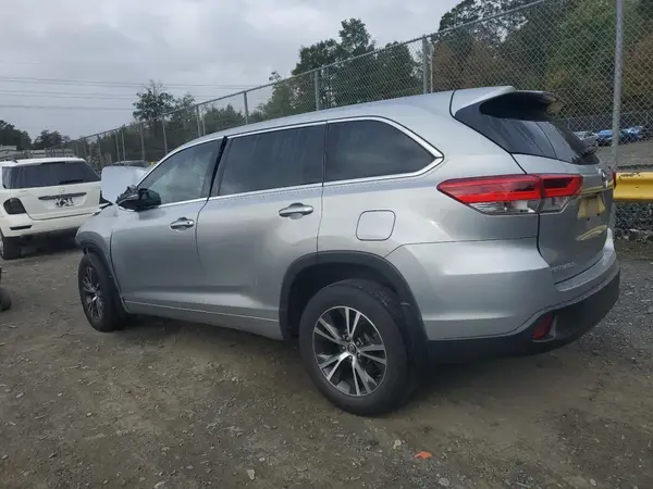 5TDBZRFH9HS462100 2017 TOYOTA HIGHLANDER - Image 2
