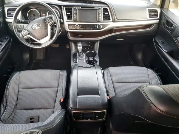 5TDBZRFH9JS493224 2018 TOYOTA HIGHLANDER - Image 8