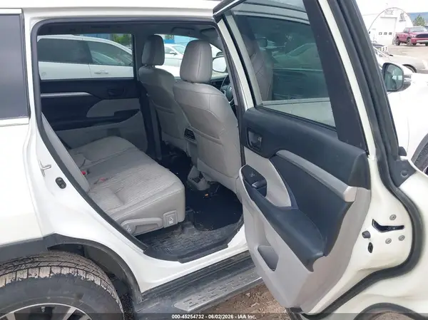 5TDBZRFH9JS804991 2018 TOYOTA HIGHLANDER - Image 8
