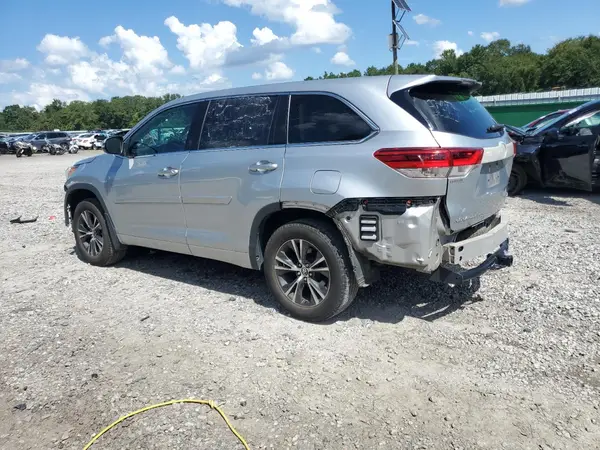 5TDBZRFH9JS808765 2018 TOYOTA HIGHLANDER - Image 2