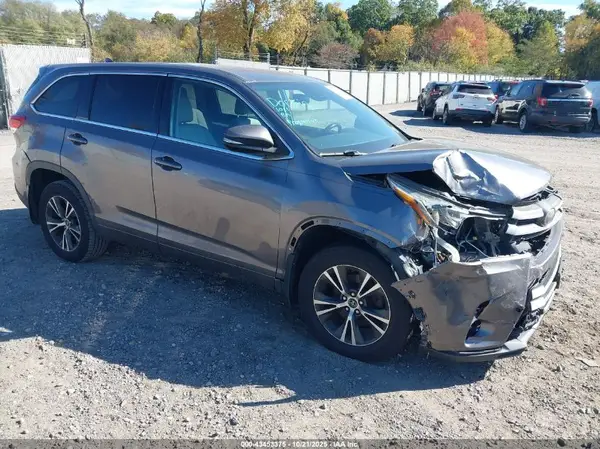 5TDBZRFH9JS878346 2018 TOYOTA HIGHLANDER - Image 1