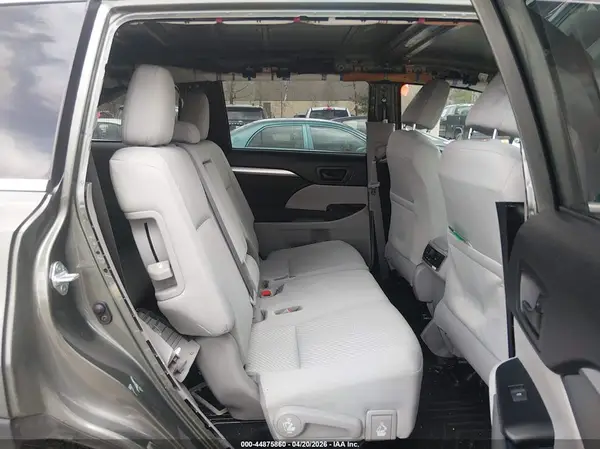 5TDBZRFH9JS879867 2018 TOYOTA HIGHLANDER - Image 8