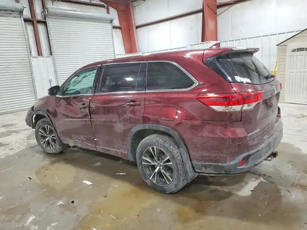 5TDBZRFH9JS888052 2018 TOYOTA HIGHLANDER - Image 2