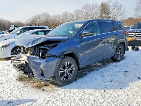 5TDBZRFH9JS888908 2018 TOYOTA HIGHLANDER - Image 1