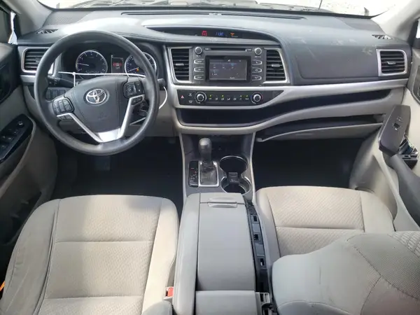 5TDBZRFH9JS892862 2018 TOYOTA HIGHLANDER - Image 8