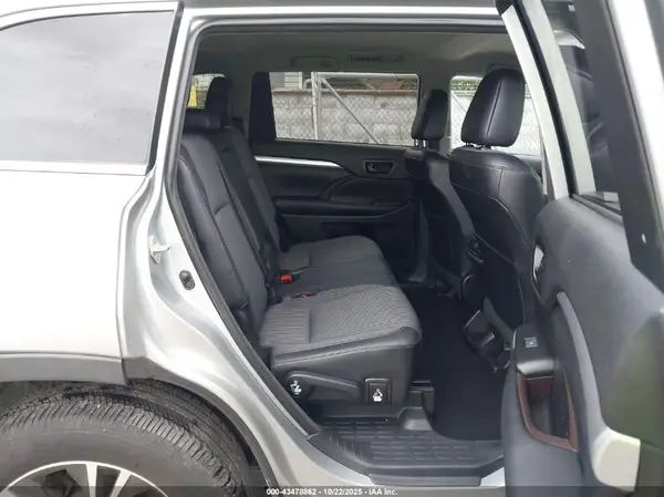 5TDBZRFH9JS893333 2018 TOYOTA HIGHLANDER - Image 8