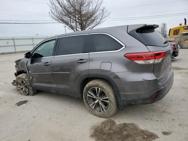 5TDBZRFH9KS701409 2019 TOYOTA HIGHLANDER - Image 2
