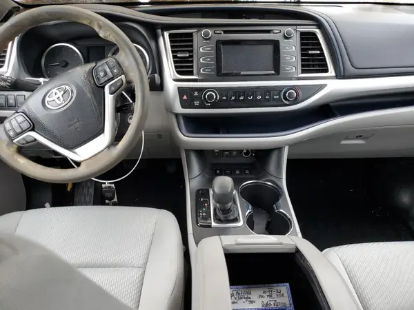 5TDBZRFH9KS701409 2019 TOYOTA HIGHLANDER - Image 8