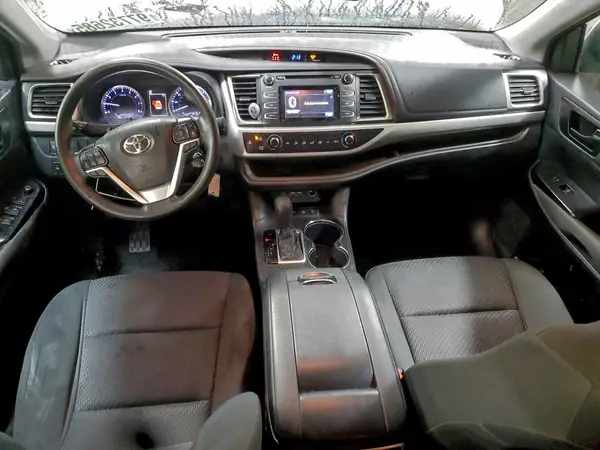 5TDBZRFH9KS703595 2019 TOYOTA HIGHLANDER - Image 8