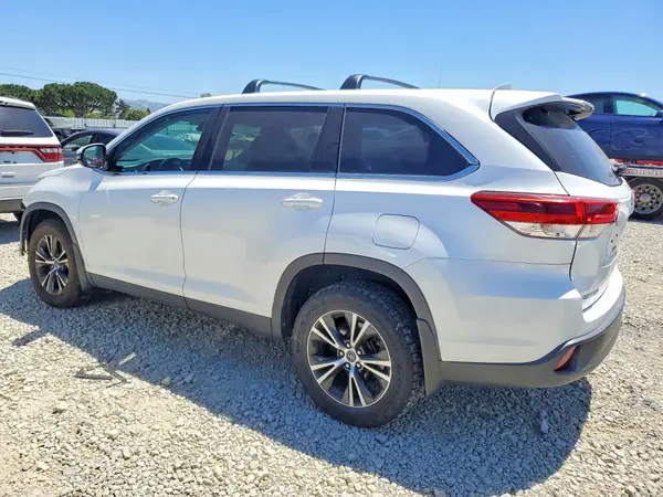 5TDBZRFH9KS718095 2019 TOYOTA HIGHLANDER - Image 2