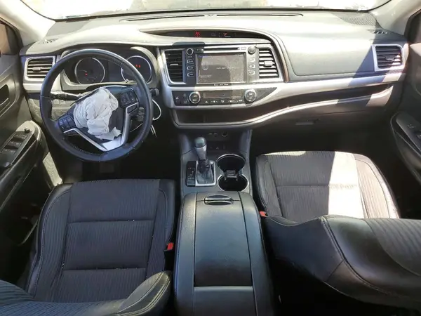 5TDBZRFH9KS718095 2019 TOYOTA HIGHLANDER - Image 8
