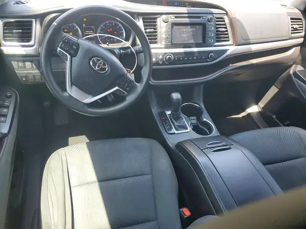5TDBZRFH9KS720400 2019 TOYOTA HIGHLANDER - Image 8