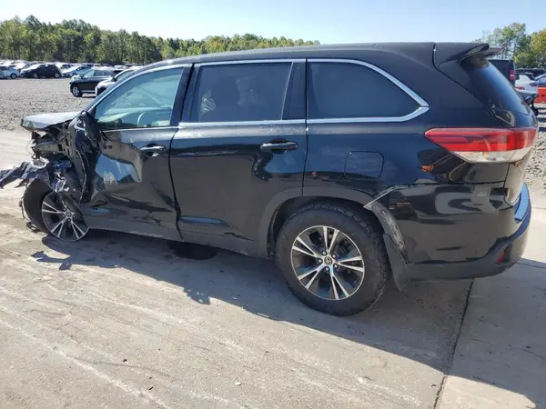 5TDBZRFH9KS728674 2019 TOYOTA HIGHLANDER - Image 2
