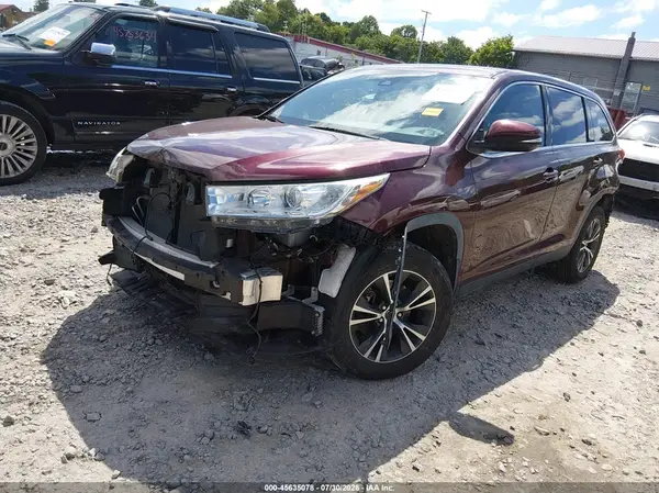 5TDBZRFH9KS738105 2019 TOYOTA HIGHLANDER - Image 2