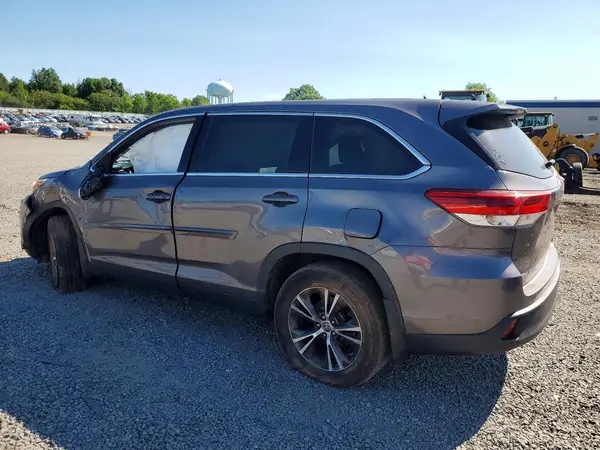 5TDBZRFH9KS747483 2019 TOYOTA HIGHLANDER - Image 2