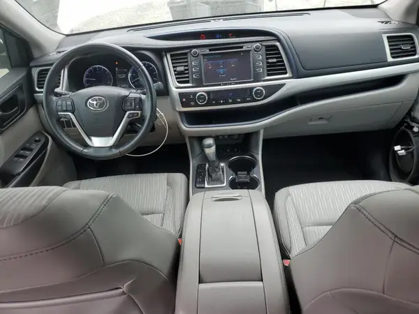 5TDBZRFH9KS923268 2019 TOYOTA HIGHLANDER - Image 8