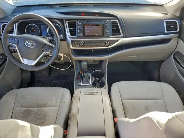 5TDBZRFH9KS935422 2019 TOYOTA HIGHLANDER - Image 8