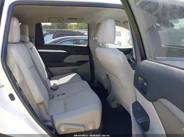 5TDBZRFH9KS942676 2019 TOYOTA HIGHLANDER - Image 8