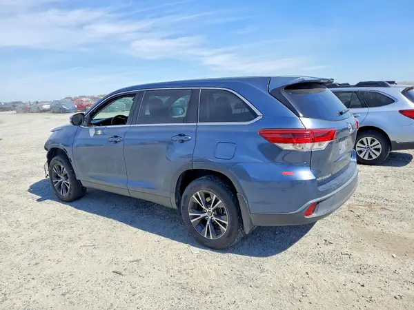 5TDBZRFH9KS943410 2019 TOYOTA HIGHLANDER - Image 2