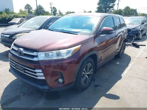 5TDBZRFH9KS954164 2019 TOYOTA HIGHLANDER - Image 2