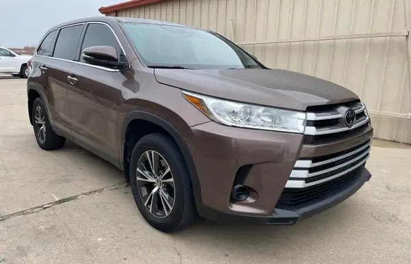 5TDBZRFH9KS962085 2019 TOYOTA HIGHLANDER - Image 1