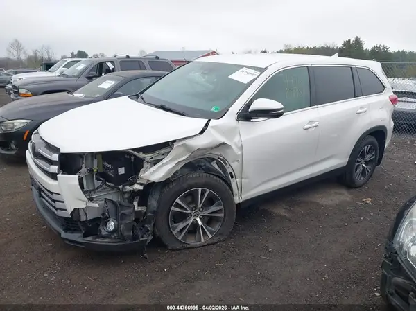 5TDBZRFH9KS971319 2019 TOYOTA HIGHLANDER - Image 2