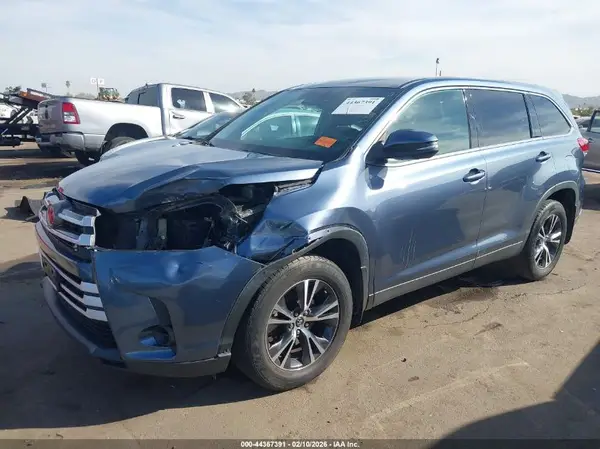 5TDBZRFH9KS972471 2019 TOYOTA HIGHLANDER - Image 2