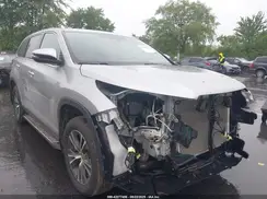5TDBZRFH9KS975208 2019 TOYOTA HIGHLANDER