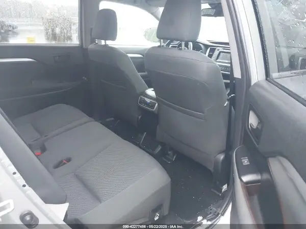 5TDBZRFH9KS975208 2019 TOYOTA HIGHLANDER - Image 8