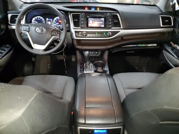 5TDBZRFHXHS356660 2017 TOYOTA HIGHLANDER - Image 8