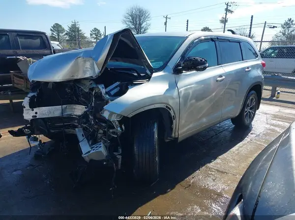 5TDBZRFHXHS357730 2017 TOYOTA HIGHLANDER - Image 2