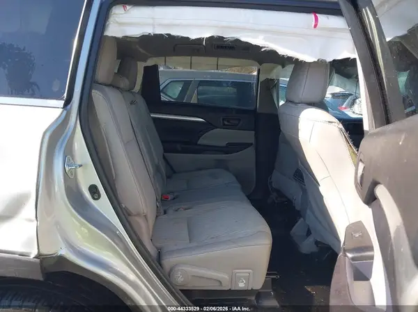 5TDBZRFHXHS357730 2017 TOYOTA HIGHLANDER - Image 8