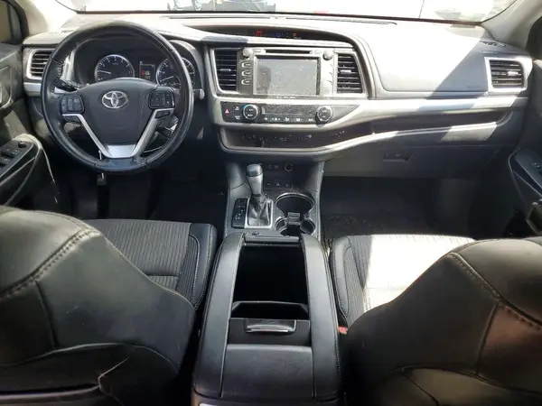 5TDBZRFHXHS374561 2017 TOYOTA HIGHLANDER - Image 8