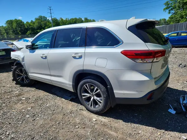 5TDBZRFHXHS376424 2017 TOYOTA HIGHLANDER - Image 2