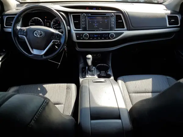 5TDBZRFHXHS376777 2017 TOYOTA HIGHLANDER - Image 8