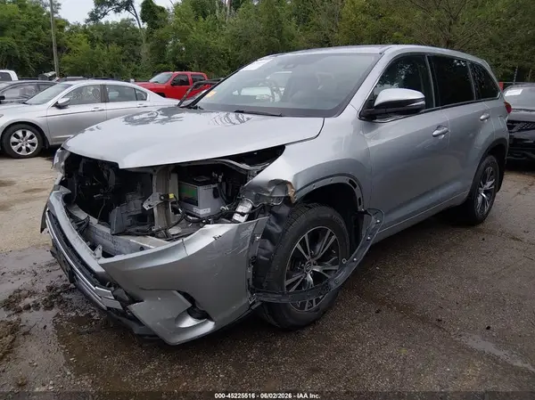5TDBZRFHXHS399492 2017 TOYOTA HIGHLANDER - Image 2