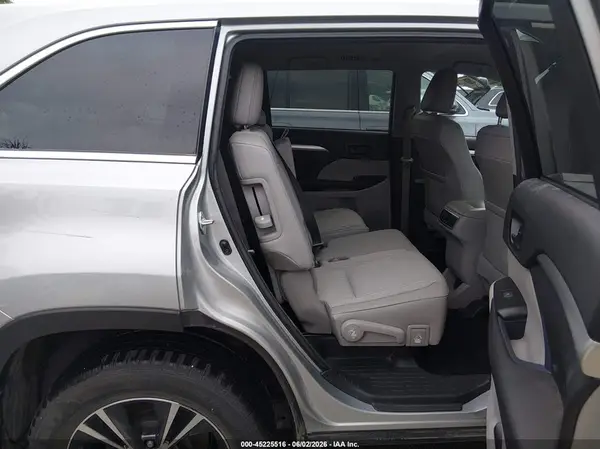 5TDBZRFHXHS399492 2017 TOYOTA HIGHLANDER - Image 8